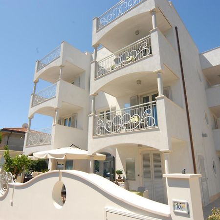 Residence Costa Smeralda Grottammare Ngoại thất bức ảnh