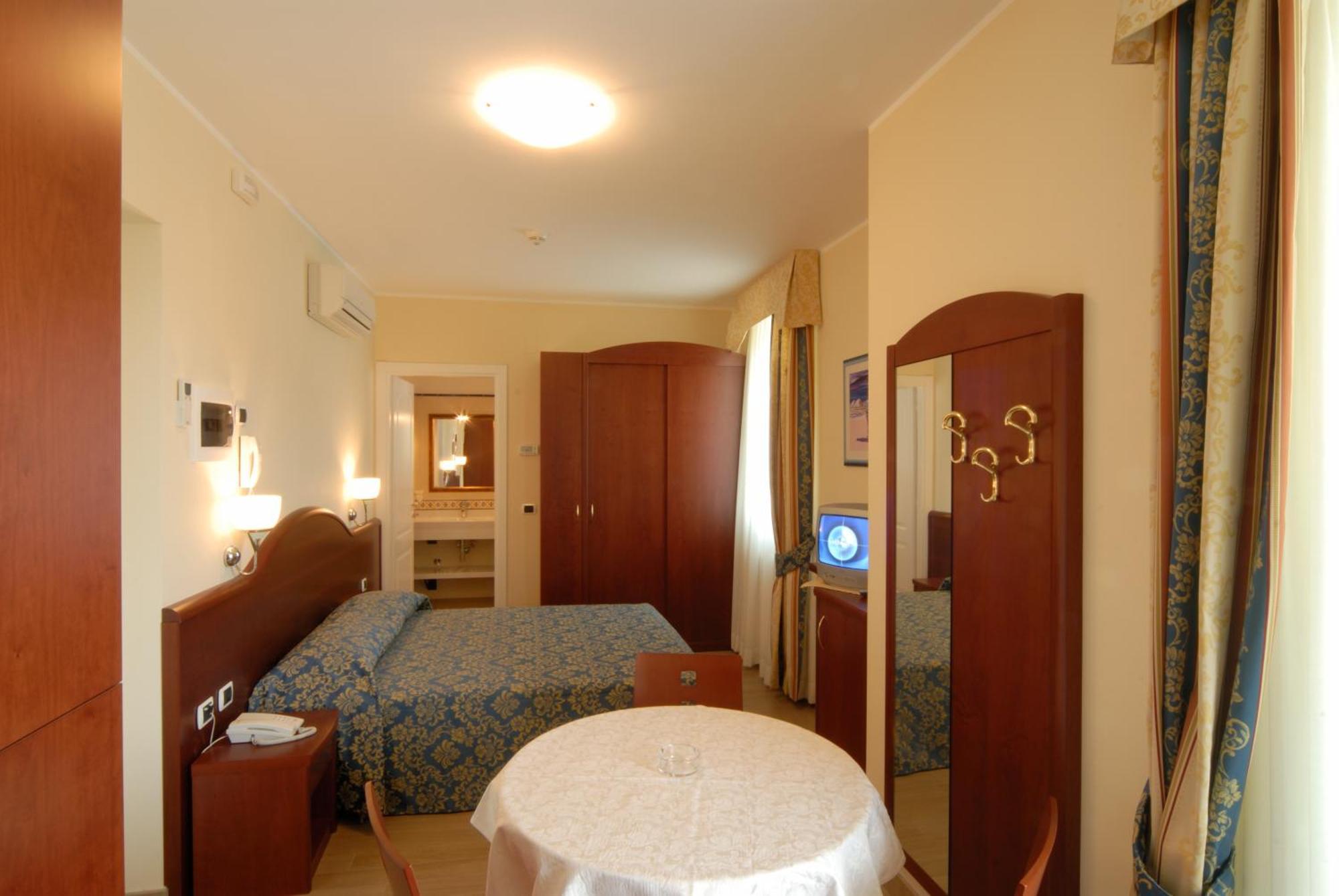 Residence Costa Smeralda Grottammare Ngoại thất bức ảnh