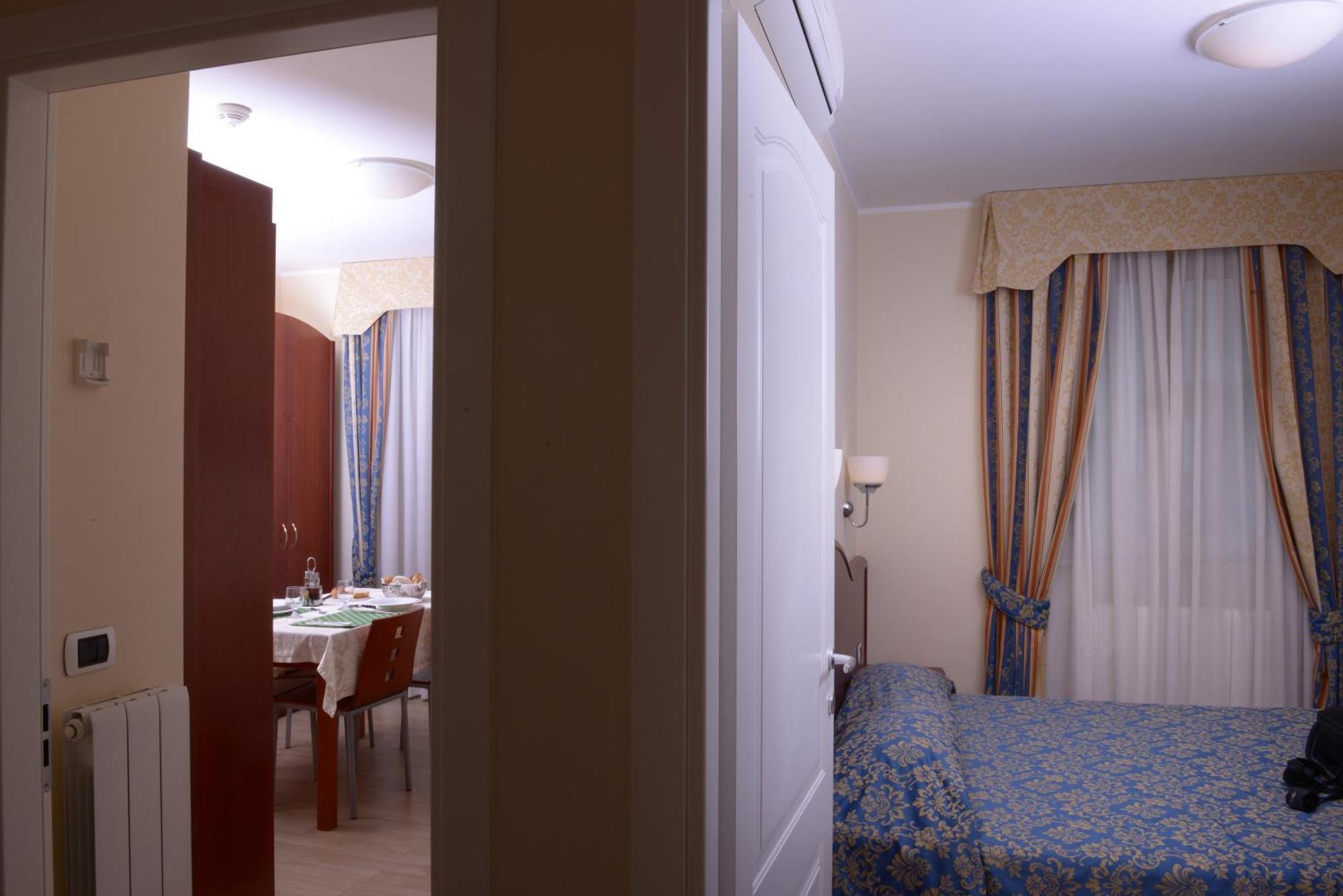 Residence Costa Smeralda Grottammare Ngoại thất bức ảnh