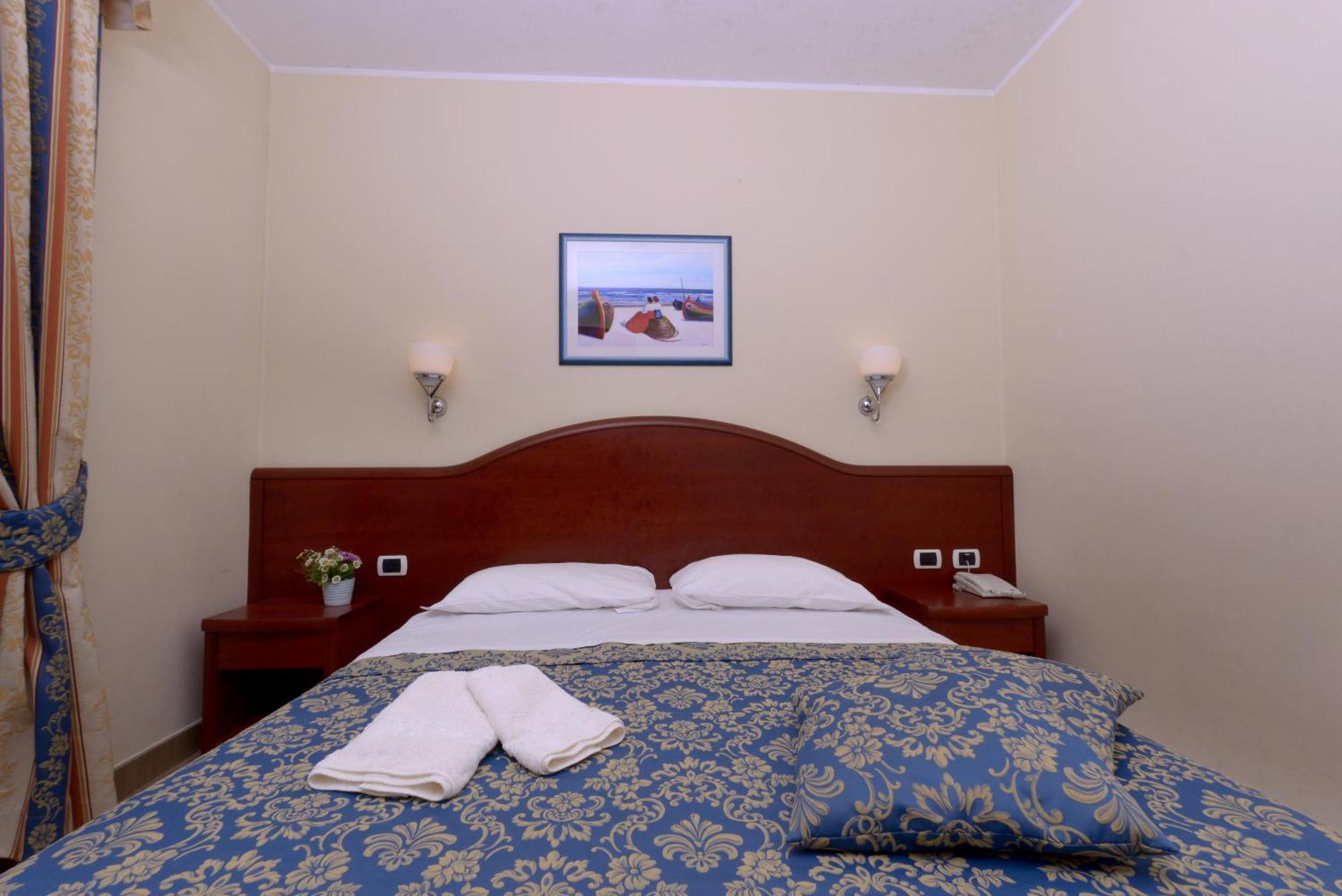 Residence Costa Smeralda Grottammare Ngoại thất bức ảnh