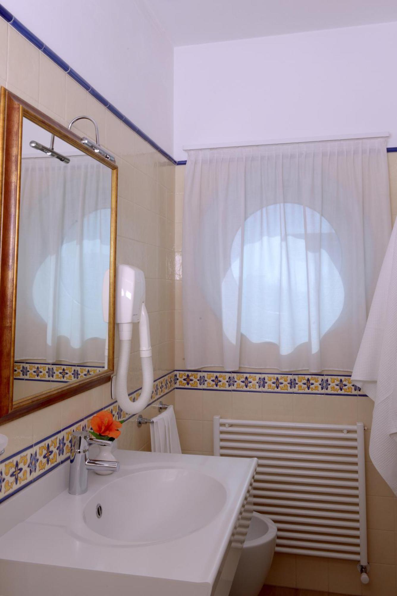 Residence Costa Smeralda Grottammare Ngoại thất bức ảnh