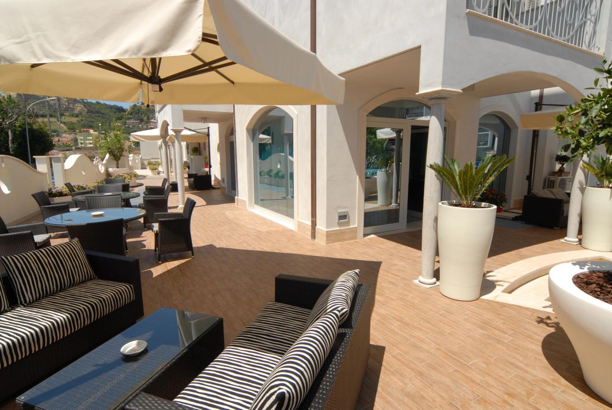 Residence Costa Smeralda Grottammare Ngoại thất bức ảnh