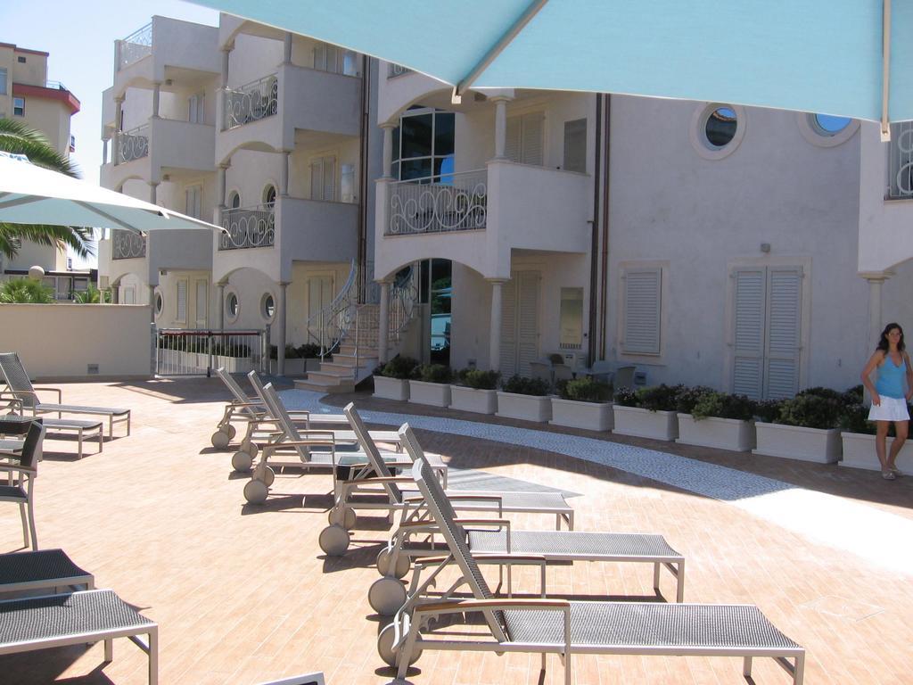Residence Costa Smeralda Grottammare Ngoại thất bức ảnh