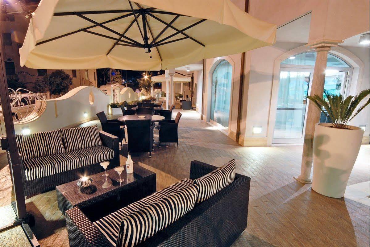 Residence Costa Smeralda Grottammare Ngoại thất bức ảnh