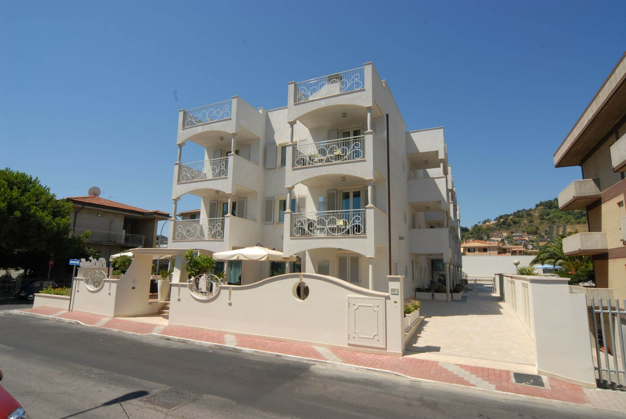 Residence Costa Smeralda Grottammare Ngoại thất bức ảnh
